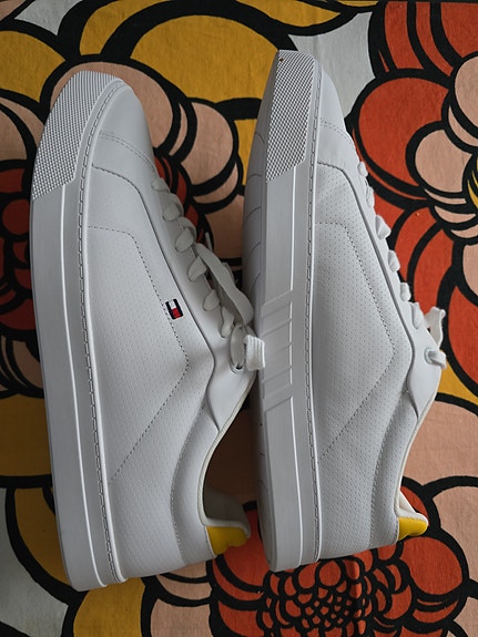 Tommy Hilfiger tennarit koko 44