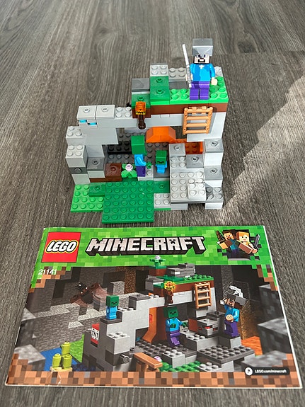 Lego Minecraft Zombiluola
