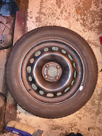 Kesärenkaan vanteineen 195/55R16 9 I H (Citroen C3)