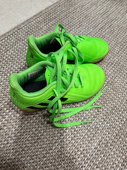 Adidas lasten sisäpelikengät koko 28 vihreä unisex