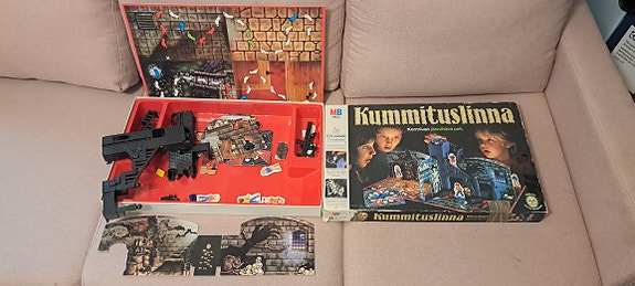 Kummituslinna peli