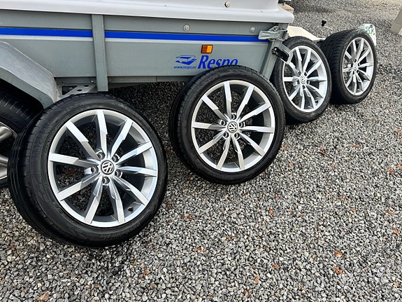 Kuin uudet VW Monterey 18x8 vanteet + Nokian kesärenkaat