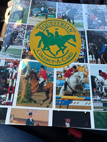 Equestrian Collect-A-Card keräilykorttikansio + 72 korttia - TARJOA!