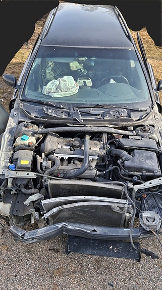 Puretaan Volvo V70 2.5t automaatti 2003