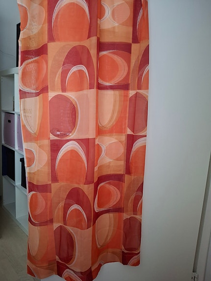 Laadukkaat, kauniit ja kivasti laskeutuvat verhot (3:n ryhmä)