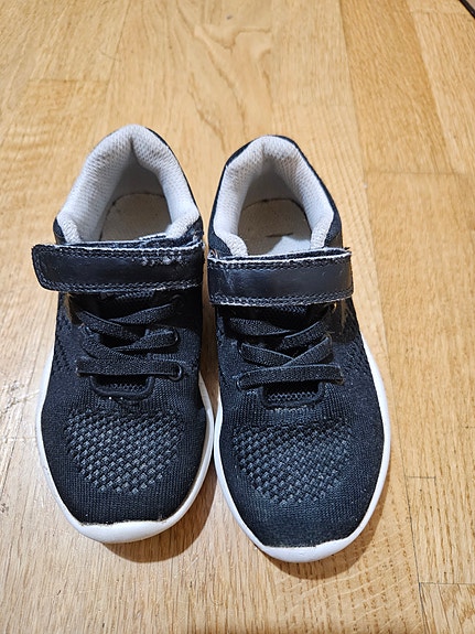 Kangaroos lenkkarit 27