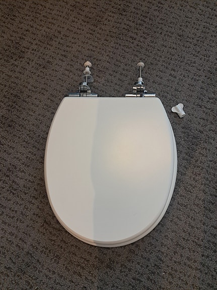 WC-istuinkansi valkoinen