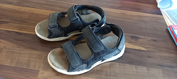 Viking sandaalit 29