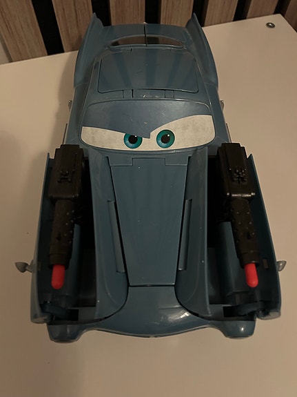 Iso Cars Finn McMissile ampuva -leluauto