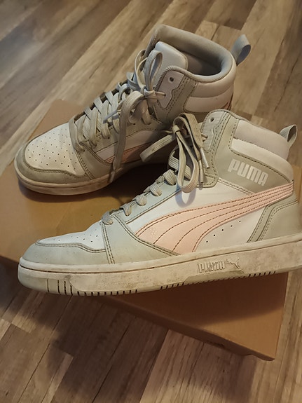 Puma kengät