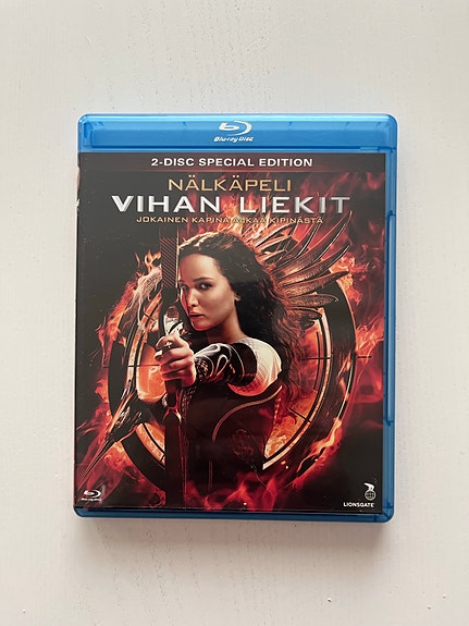 Nälkäpeli Vihan liekit Blu-ray 2-disc special edition