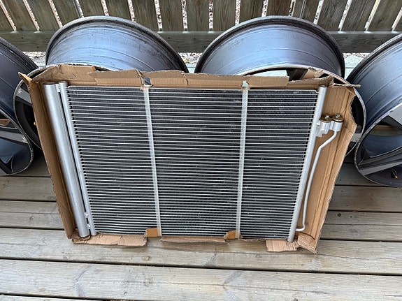 BMW E60/E61 ilmastoinnin lauhdutin