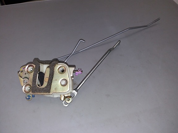 Etuoven lukkolaite Opel Campo / Isuzu TFR / TFS / KB / WFR / WFS