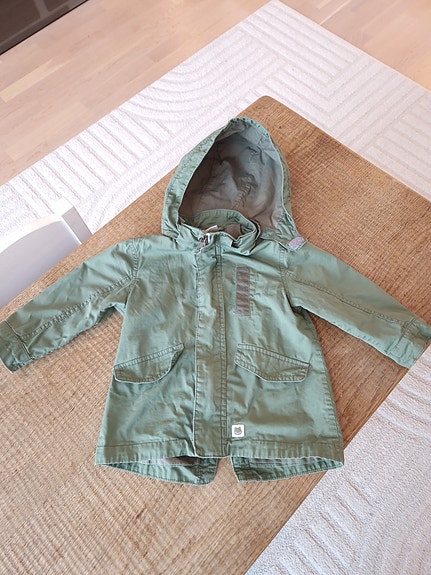 H&M ohut välikausitakki / Koko 86