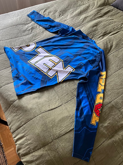 Product image 3 of 6