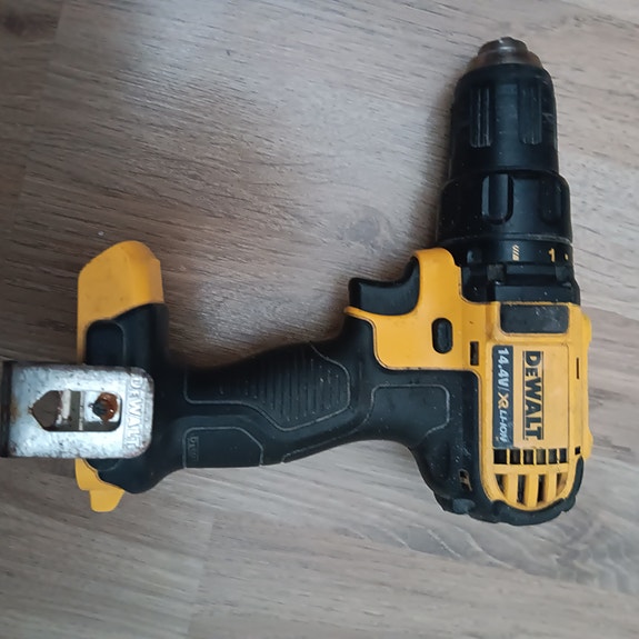DeWalt DCD720 akkuporakone musta–keltainen