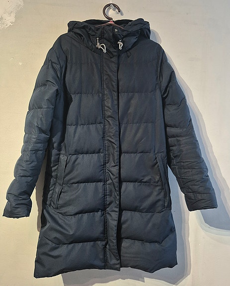 Helly Hansen pitkä untuvatakki, koko M