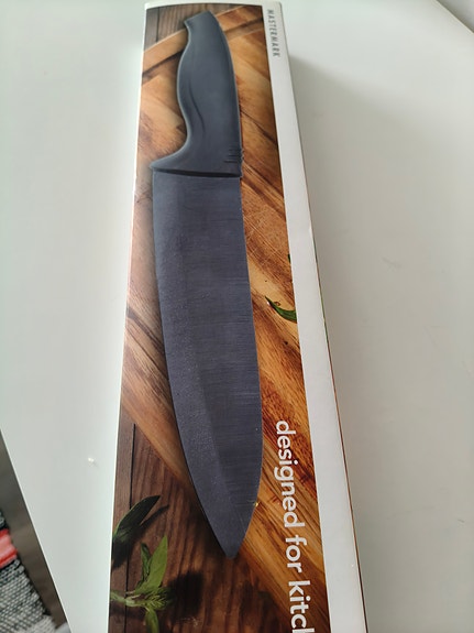 Keraaminen kokkiveitsi