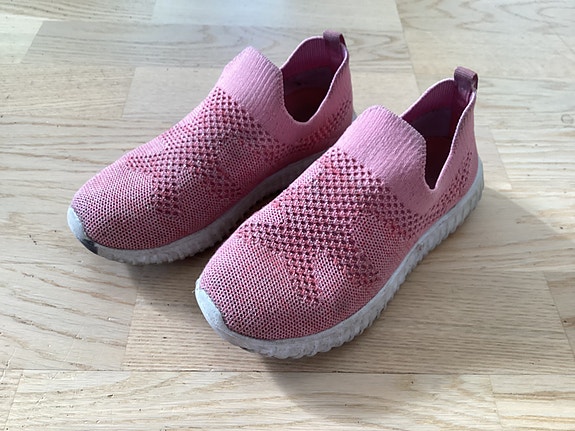 Tytön kevyet kengät koko 31 sisämitta noin 20,5 cm