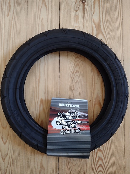 Polkupyörän rengas ja sisäkumi 12"