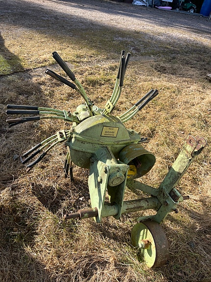 Perunan nostokone traktorikäyttöinen