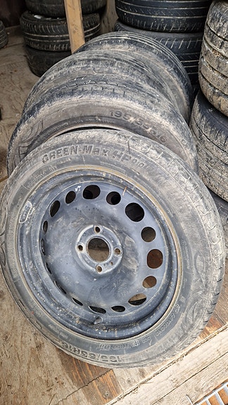 16" vanteet 4x108 jako  195/55-16 kumeilla
