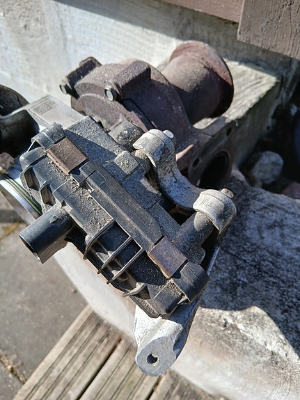 Turboahdin/ BMW/F11/diesel