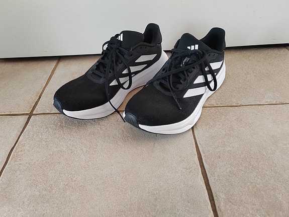 Adidas response super M lenkkarit