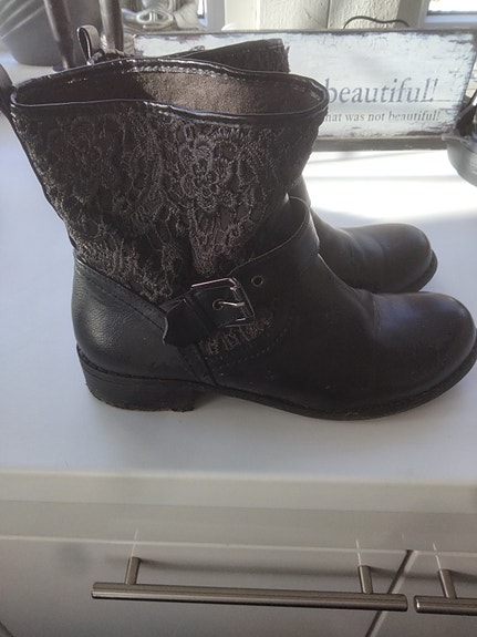 Guess nilkkurit 38