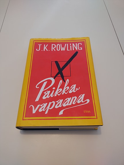 J. K. Rowling: Paikka vapaana, kovakantinen kirja.