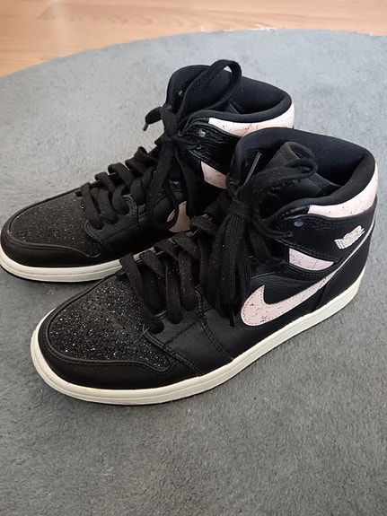 Nike Air Jordan 1 -kengät