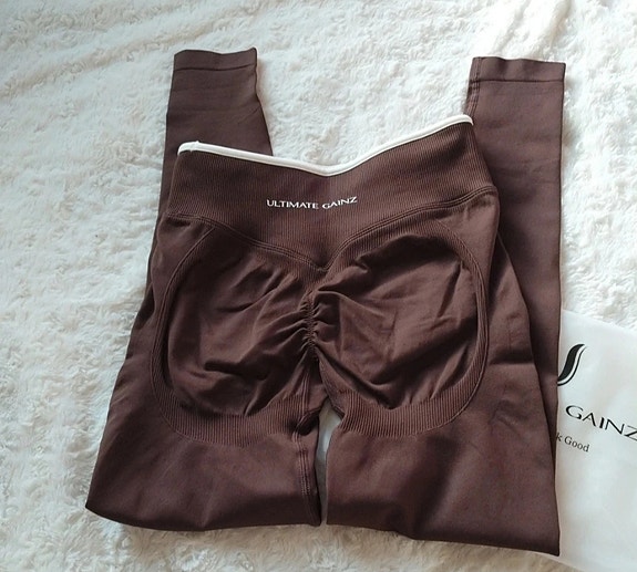 Uudet Ivy push-up leggingsit