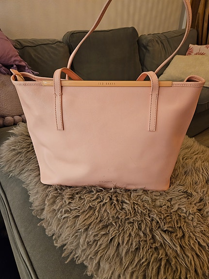 Ted Baker vaaleanpunainen laukku