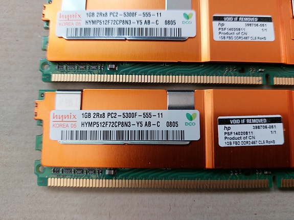 Hynix ja Samsung PC2-5300F DDR2 ECC RAM-muistit