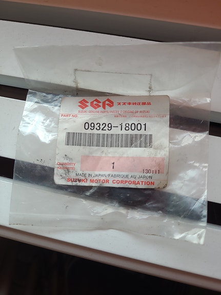 Suzuki varaosa 09329-18001