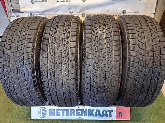 235/60 R18" Käytetyt Kitkarenkaat