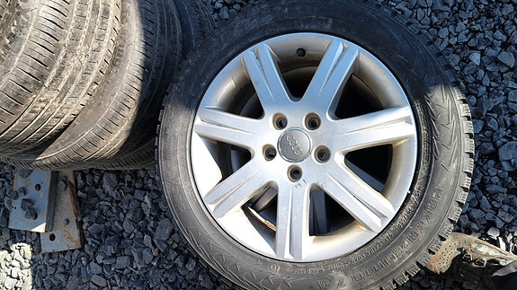 2kpl 5X112 Audi alumiinivanteet nastarenkailla
