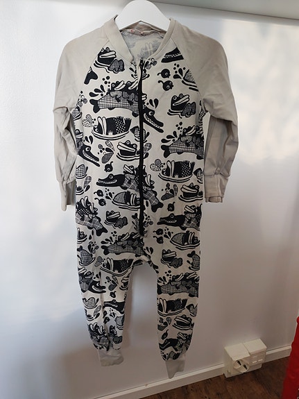 Punainen norsu haalari 92/98cm