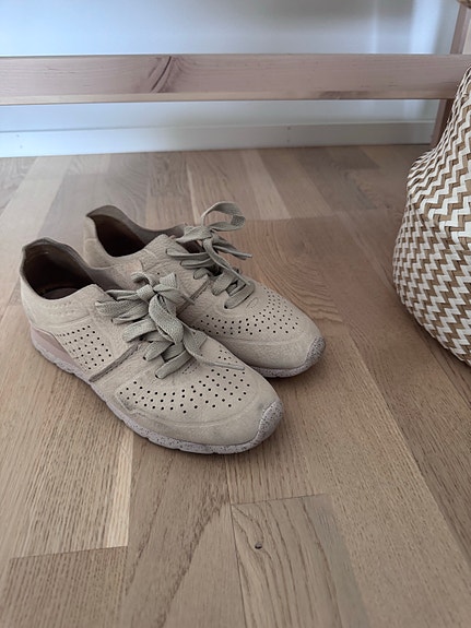 UGG 1016674 tennarit koko 37 beige nahka