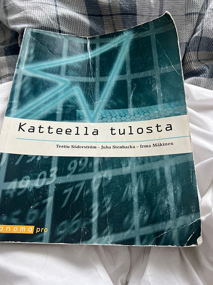 Sanoma Pro Katteella tulosta liiketalouden oppikirja
