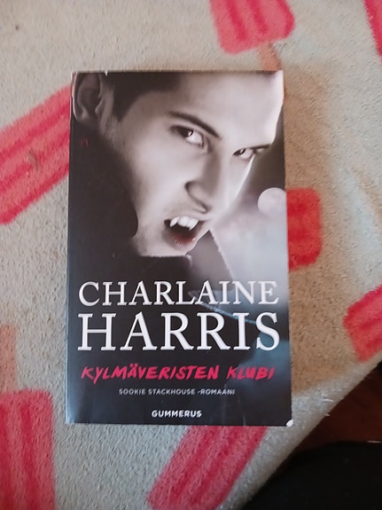 Charlaine Harris  Kylmäveristen klubi kirja
