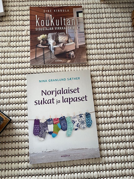 Nina Granlund Sæther Norjalaiset sukat ja lapaset neulekirja