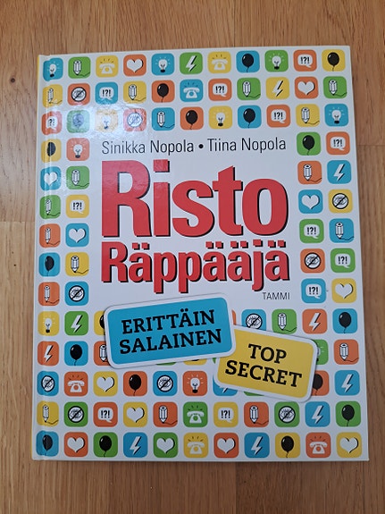 "Risto Räppääjä-Erittäin salainen"- kirja