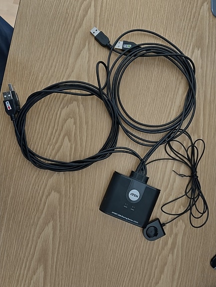 USB 2.0 -vaihtokytkin 4x4