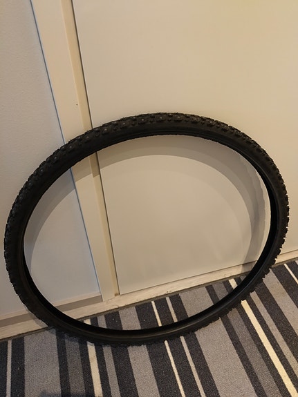 polkupyörän nastarengas 28"