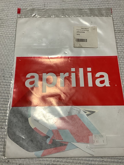 AP8187006 etukatteen tarrasetti Aprilia RS125 2006-2011