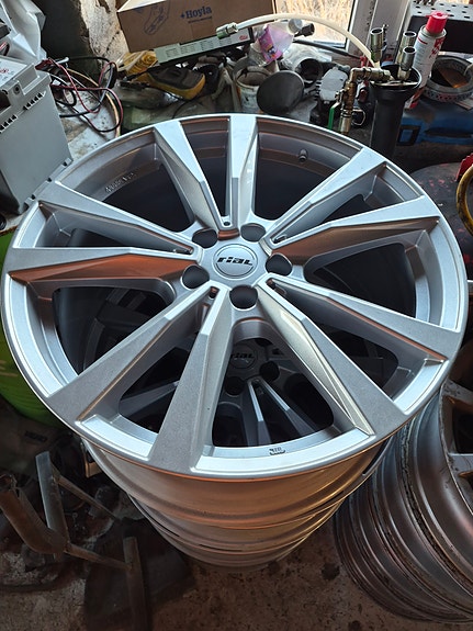 20" alumiinivanteet UUDET