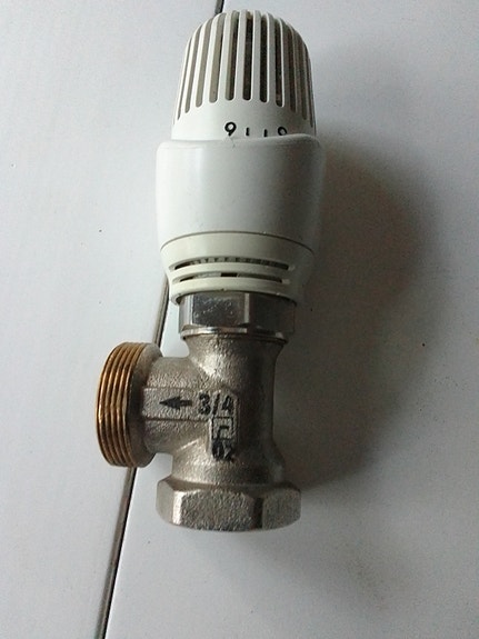 3/4" kulma venttiilin runko+termostaatti 1kpl Oras.