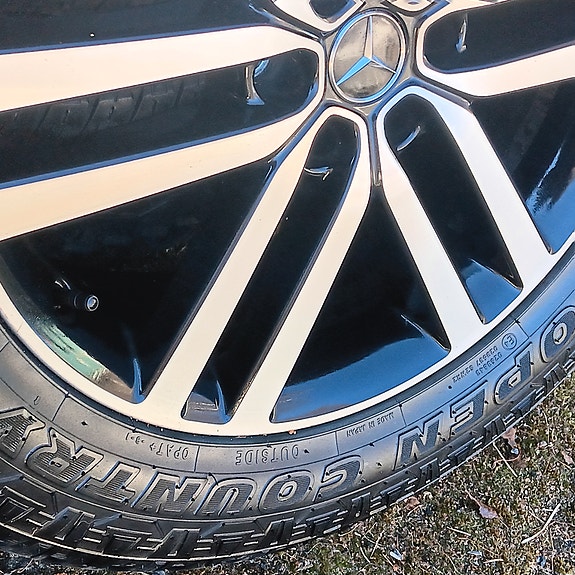 DEZENT TJ dark.19" 6x114,3 ET50 KR 66,1. NISSAN NAVARA JA MB.x.