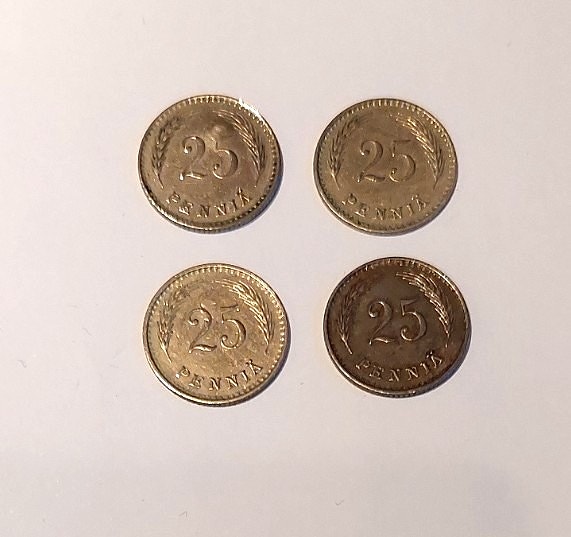 Suomen 25 pennin kolikkoja (9 kpl), vuosilta 1921–1943